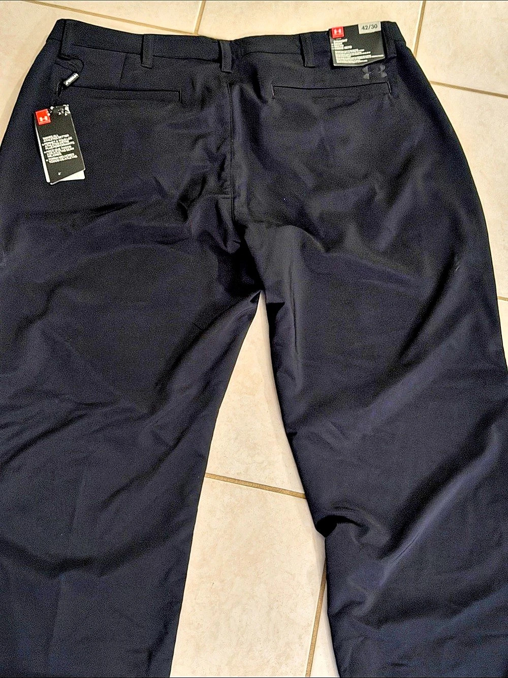 Under Armour Straight Drop Men's Black Straight Leg Pants Waist 42/30 NWT